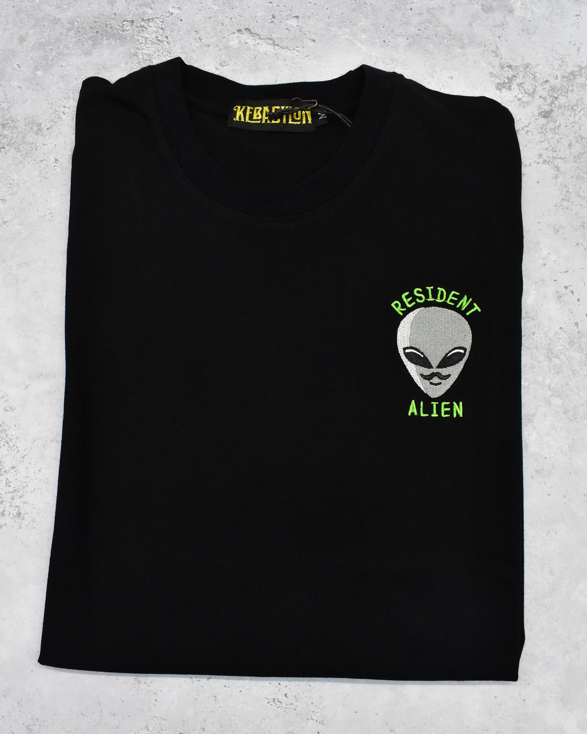 🚨ONLY ONE!🚨 Resident Alien T-Shirt - MEDIUM