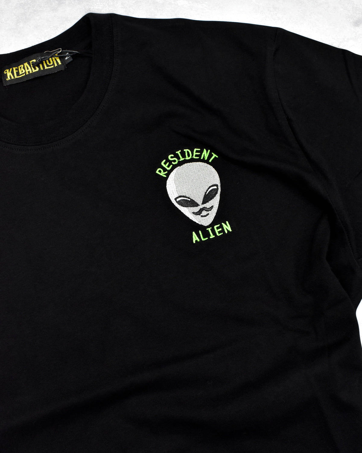 🚨ONLY ONE!🚨 Resident Alien T-Shirt - MEDIUM